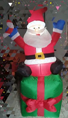 Надувний Дід Мороз з подарунком LED 180см